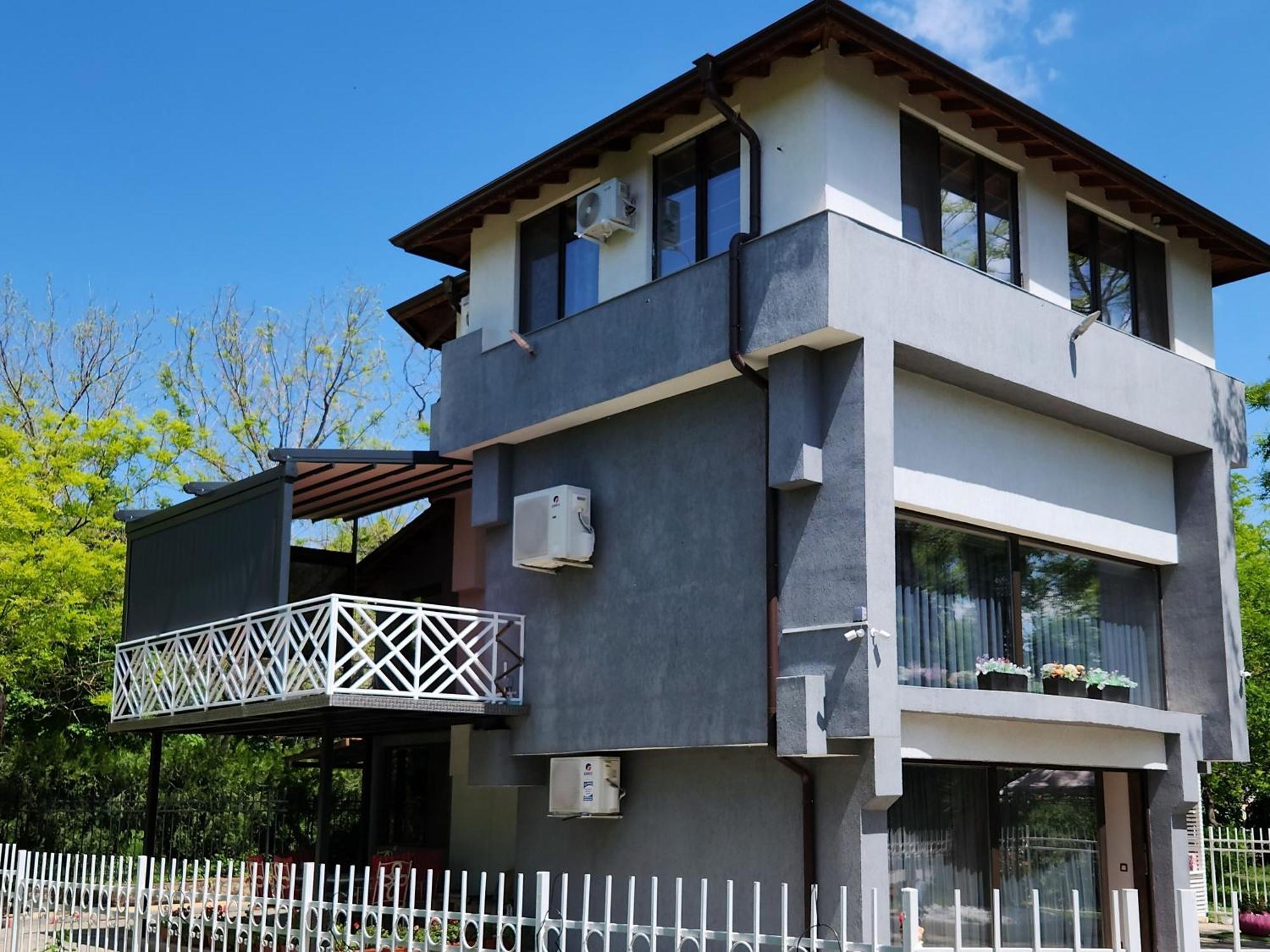 GRANDE SPA DELUXe STUDIOS Sliven Exterior foto